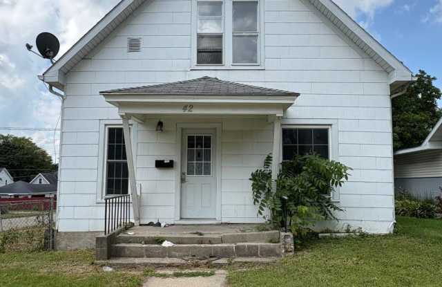 42 6th Ave SE - 42 6th Avenue Southeast, Oelwein, IA 50662