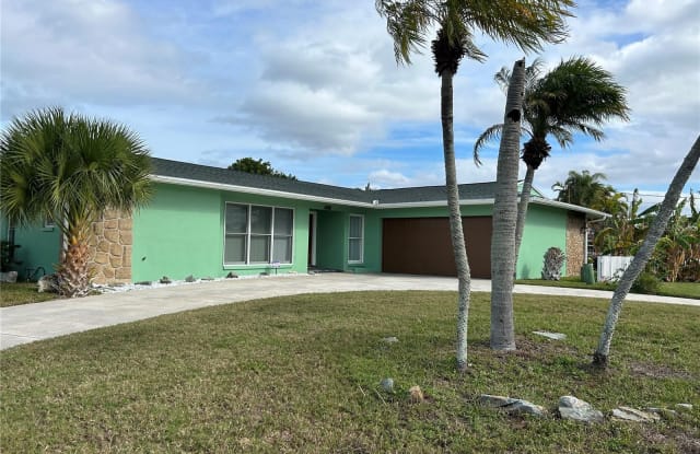 469 ISLAND WAY - 469 Island Way, Clearwater, FL 33767