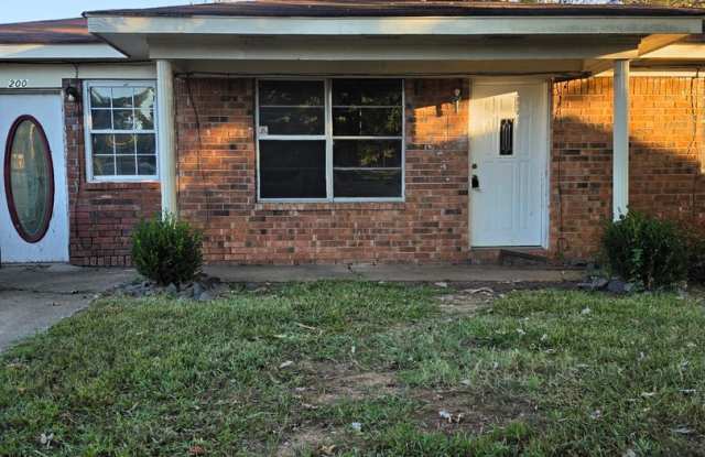 Spacious 3 Bedroom Home Gallery 1