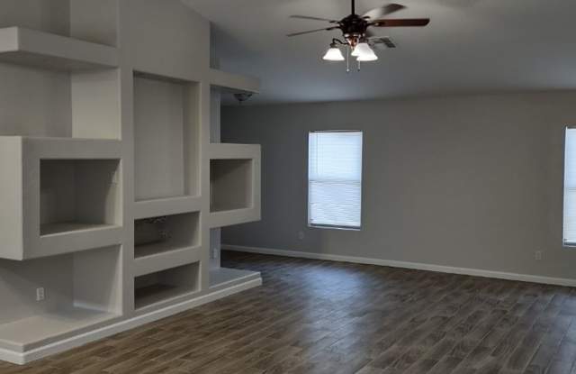 BEAUTIFUL HOUSE IN EL MIRAGE! NO HOA!! Gallery 2