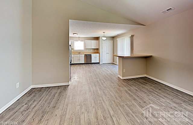 4100 Knollwood Avenue Gallery 4