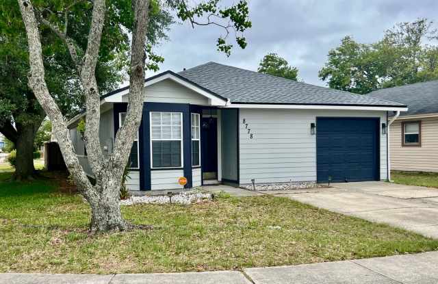 Charming 3 Bed / 2 Bath Home with Open Floor Plan & Fenced Yard! photos photos