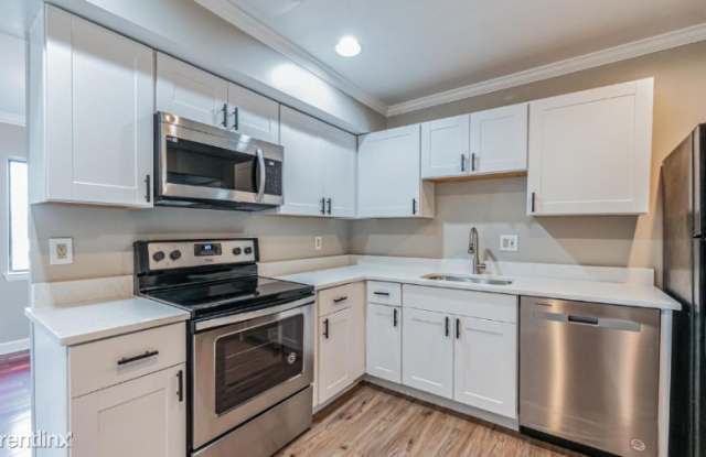 605 Center Street - 605 Center Street, Herndon, VA 20170