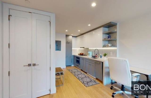 11-07 Welling Court - 11-07 Welling Court, Queens, NY 11102