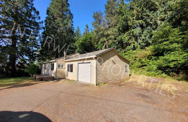 Cozy 3 bd House in Oregon City with Garage, Storage, & W/D Hookups! photos photos