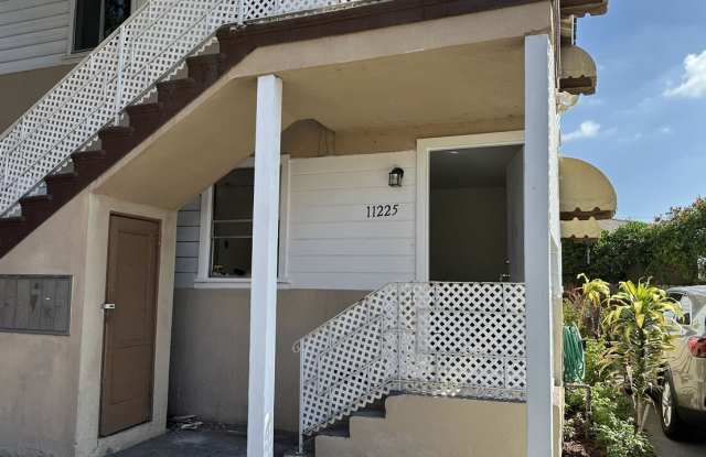 11225 Emelita St Gallery 1