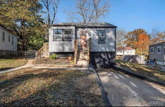 24 Lamar Drive photos photos