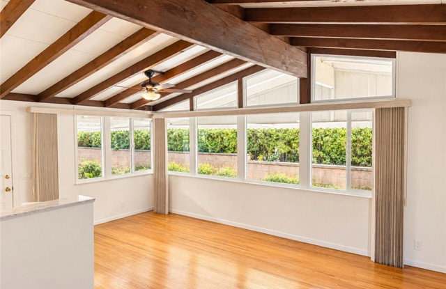 1638 West Alomar Avenue Gallery 4