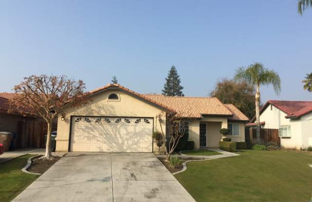 703 Markham Way - NW - 3+2 - $2300 Rent + $2300 Deposit - 703 Markham Way, Bakersfield, CA 93312