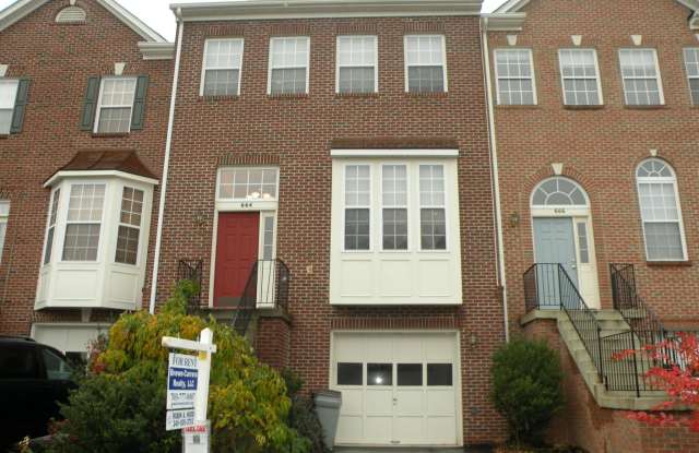 664 MCLEARY SQUARE SE - 664 Mcleary Square Southeast, Leesburg, VA 20175