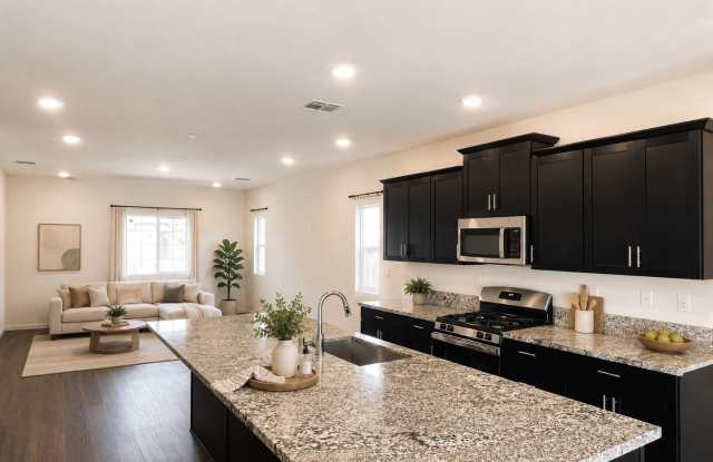 LIVE BIG in the Heart of Fowler! Gallery 3
