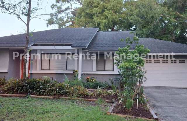 1096 Gran Paseo - HUGE home. Gallery 1