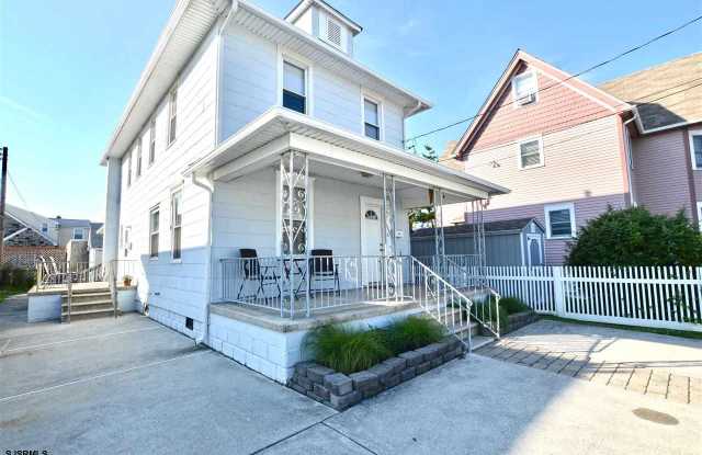 6929 Monmouth Ave Gallery 2