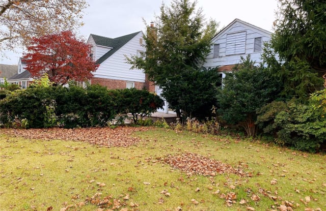 53 Kalda Avenue - 53 Kalda Avenue, North New Hyde Park, NY 11040