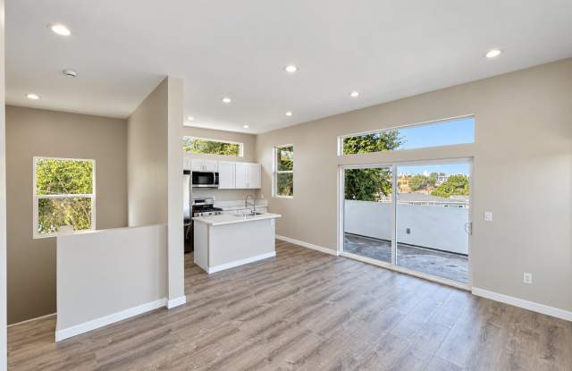 Built in 2024! Driveway & Garage Parking! Gallery 2
