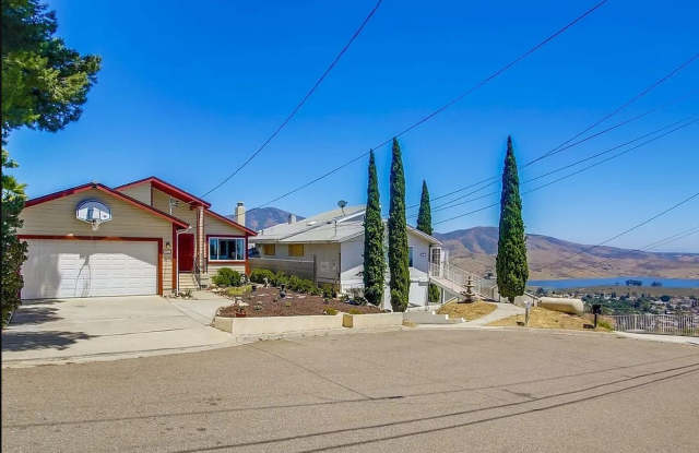 Charming 3 Bed 2 Bath In Spring Valley photos photos