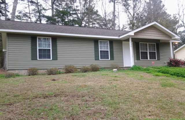 3bedrooms 2 baths single family home available March 2022 in Qunicy Fl - 1236 Canal Street, Quincy, FL 32351