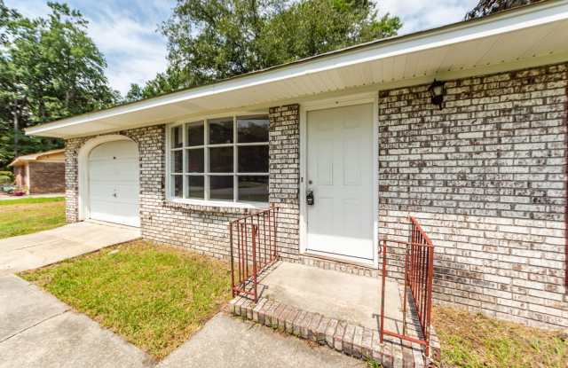 3 Bedroom, 1.5 Bathroom Home in Greenhurst - Summerville Gallery 3
