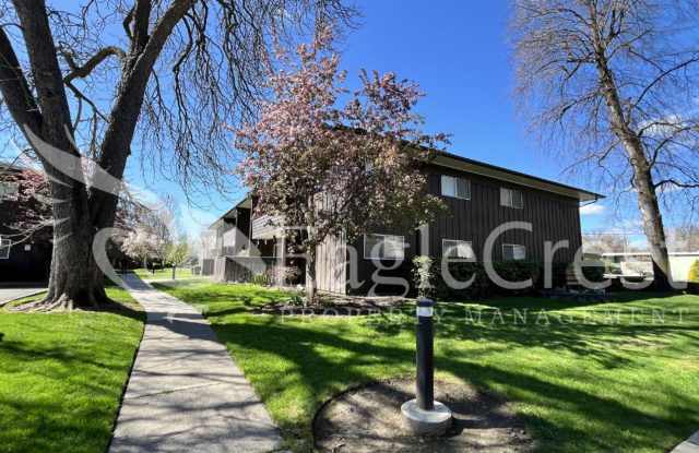 Convenient 2 Bedroom 2 Bathroom Condo Living "In The Trees" with On-Site Amenities photos photos