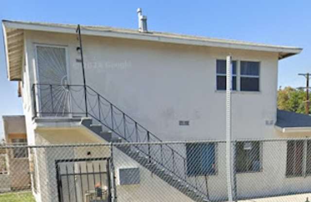 LARGE 2nd story 2bd/1ba unit near BMO stadium, USC, and Downtown LA! - 4425 Wall Street, Los Angeles, CA 90011 LARGE 2nd story 2bd/1ba unit near BMO stadium, USC, and Downtown LA! - 4425 Wall Street, Los Angeles, CA 90011