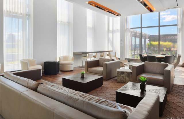 40-28 College Point Boulevard unit: 810 - 40-28 College Point Boulevard, Queens, NY 11354