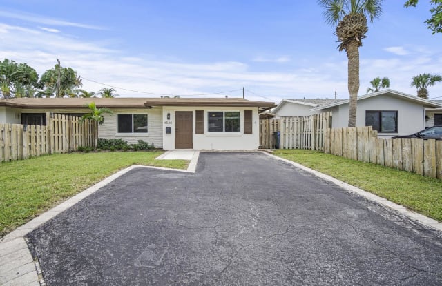 4530 Ne 16th Ave - 4530 Northeast 16th Avenue, Oakland Park, FL 33334