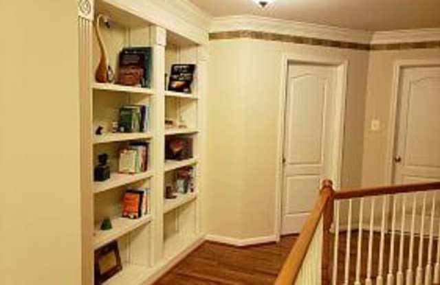 1305 S DAHLIA COURT Gallery 3
