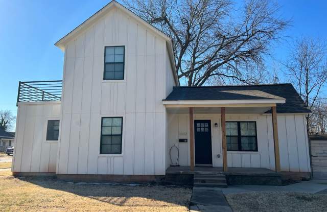 52.3 - 1102 S Husband Unit A Gallery 1