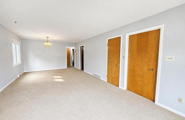 13630 Cedar Road Gallery 4