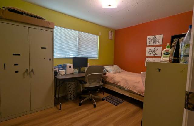1043 Bonner Avenue photos photos