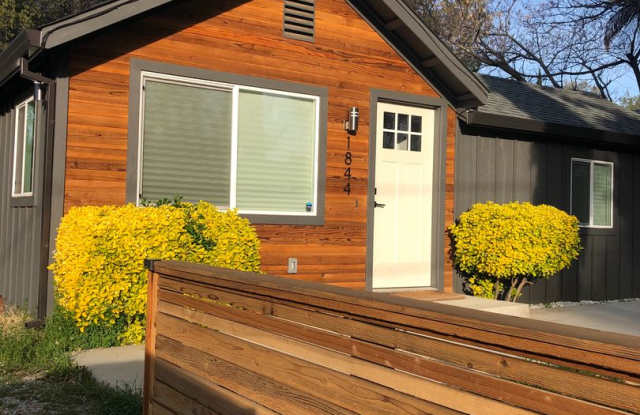 CUTE 3 BED/ 1 BATH - WON'T LAST!!!!! photos photos