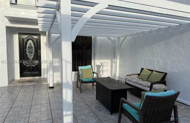 13505 NE 23rd Ct Gallery 2