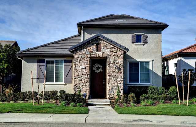 Harlan Ranch Home for Lease - Gallery 1