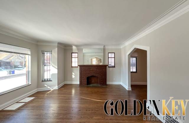University District Large 1451 sq ft Westside 3bd/1.5ba photos photos