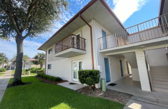 For Lease - 2BR/1BA at Landmark Condominiums! - 2100 West Beach Drive, Panama City, FL 32401