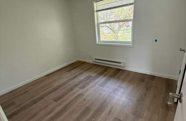 Completely Updated Ranier Beach Duplex Unit For Rent! Gallery 3