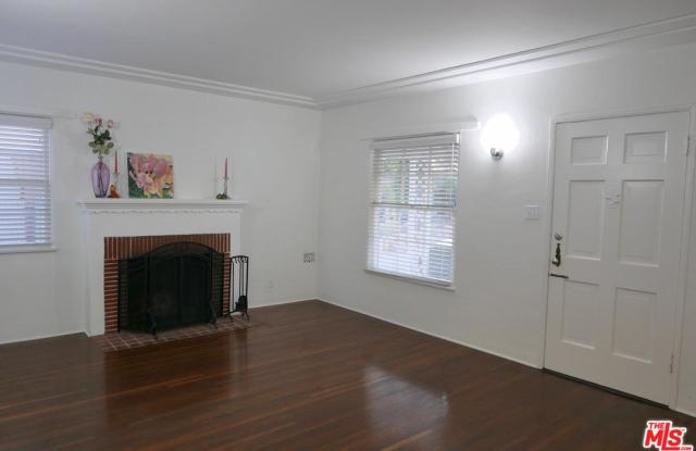 2614 South BENTLEY Avenue Gallery 3