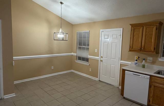 3533 Mosswood Lane Gallery 2