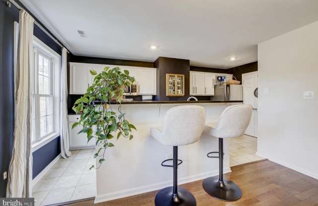 1636 S TAYLOR Street photos photos
