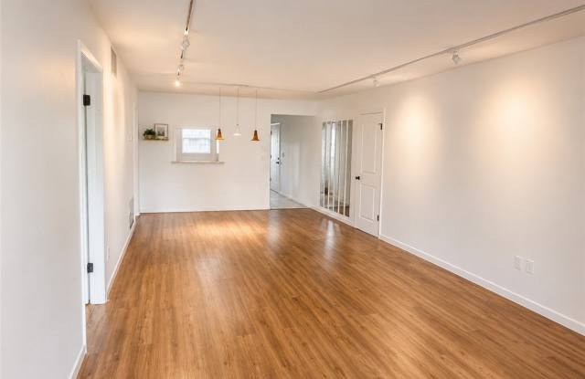 1356 Myerlee Country Club Boulevard Gallery 3