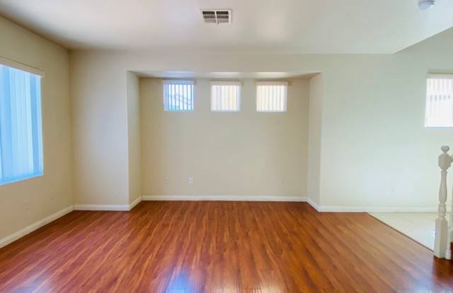 Beautiful 4 bedroom home in gated community with a bedroom downstairs! Gallery 3