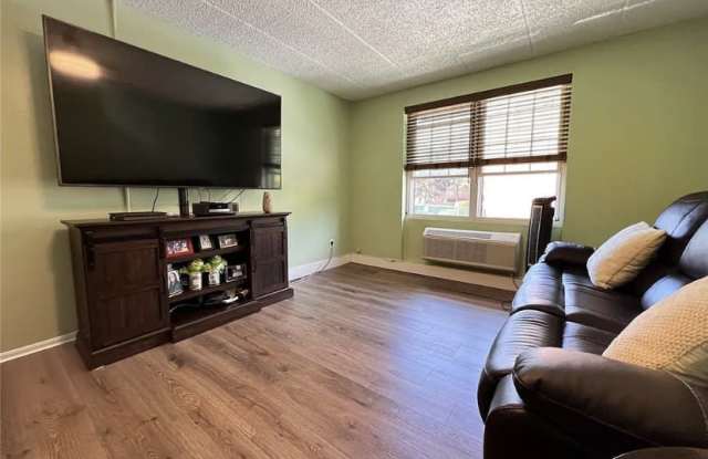 490 Clove Rd Apt 1E Gallery 3