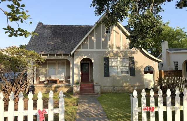 213 General Gardner Avenue photos photos