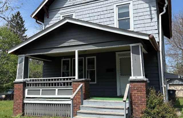 Four bedroom one bathroom home for rent photos photos