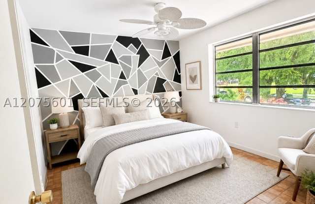 8480 SW 154th Cir Ct Gallery 4