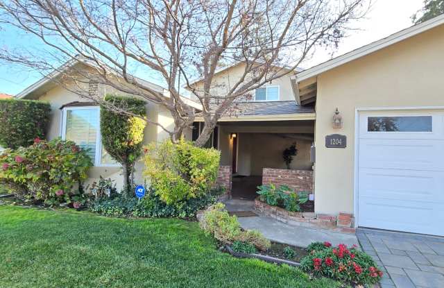 Large Campbell Home, Remodeled Inside, Gorgeous Kitchen, Large Master Suite, A/C, Beautiful Yards! photos photos Large Campbell Home, Remodeled Inside, Gorgeous Kitchen, Large Master Suite, A/C, Beautiful Yards! photos photos