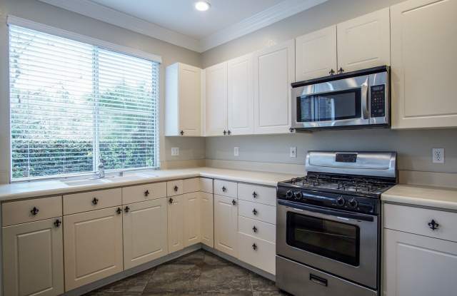 Gorgeous 3 BD Detached House in Carmel Valley! Gallery 1