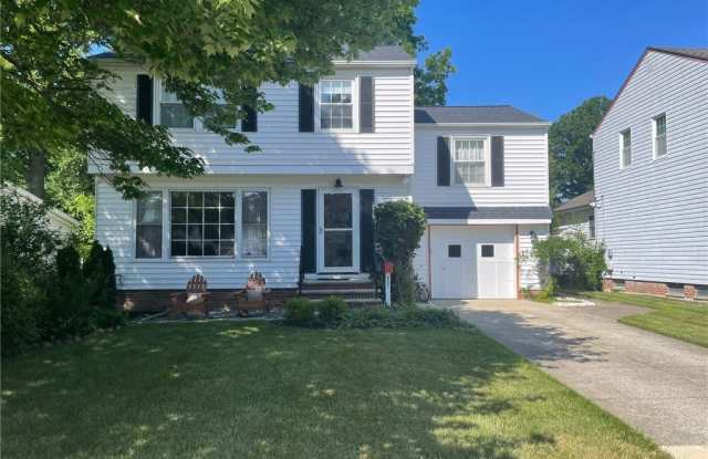 527 Crescent Drive - 527 Crescent Drive, Willowick, OH 44095