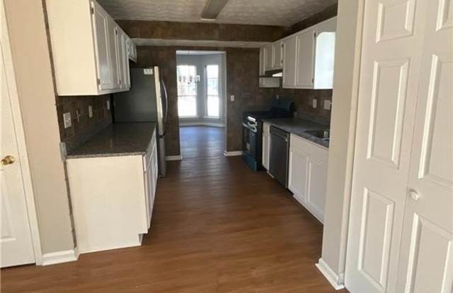 5310 Lakebrooke Run Gallery 3