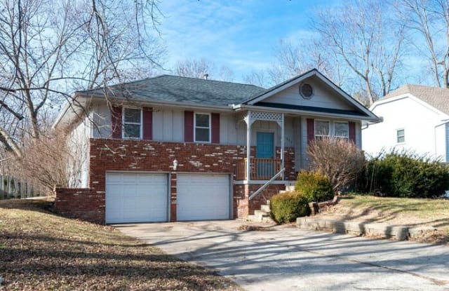 317 Northeast 1 Street - 317 Northeast 1st Street, Blue Springs, MO 64014